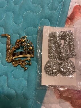 Gold Musical Note Brooch and Silver Glitter Earrings Set